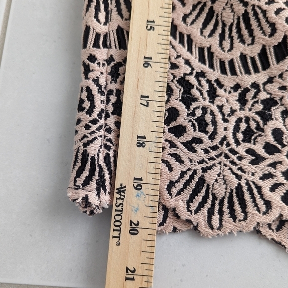 Blush pink lace skirt lined size 10 - Picture 5 of 9